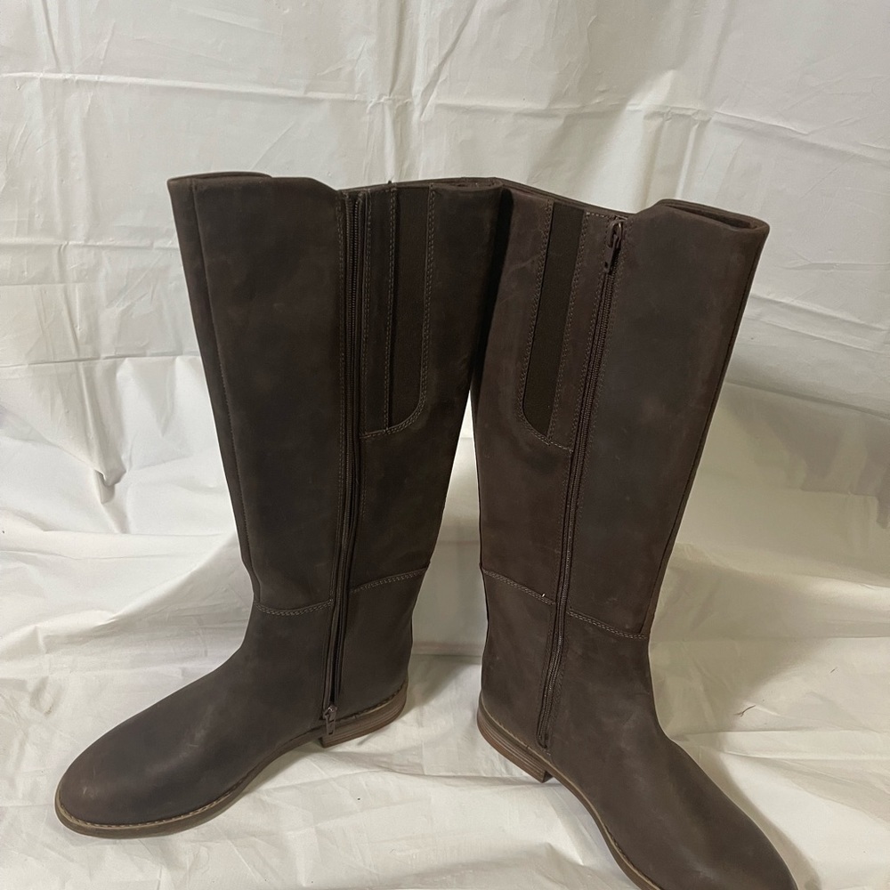 Clarks women’s brown leather buckled boots New never worn size 7 - Picture 9 of 9